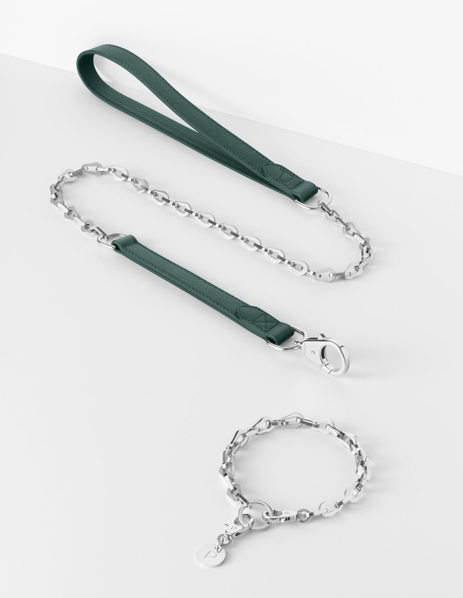 The Ox — Trela em Pele e Corrente da PAGERIE em cor verde Forest — detalhe