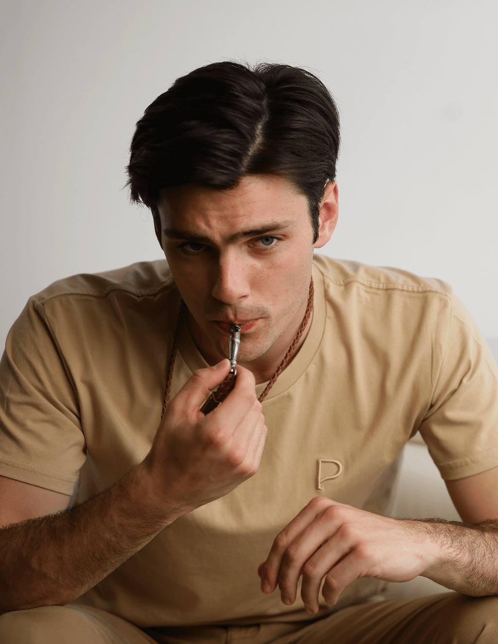 The Margot — Apito de Treino da PAGERIE em cor Taupe — detalhe