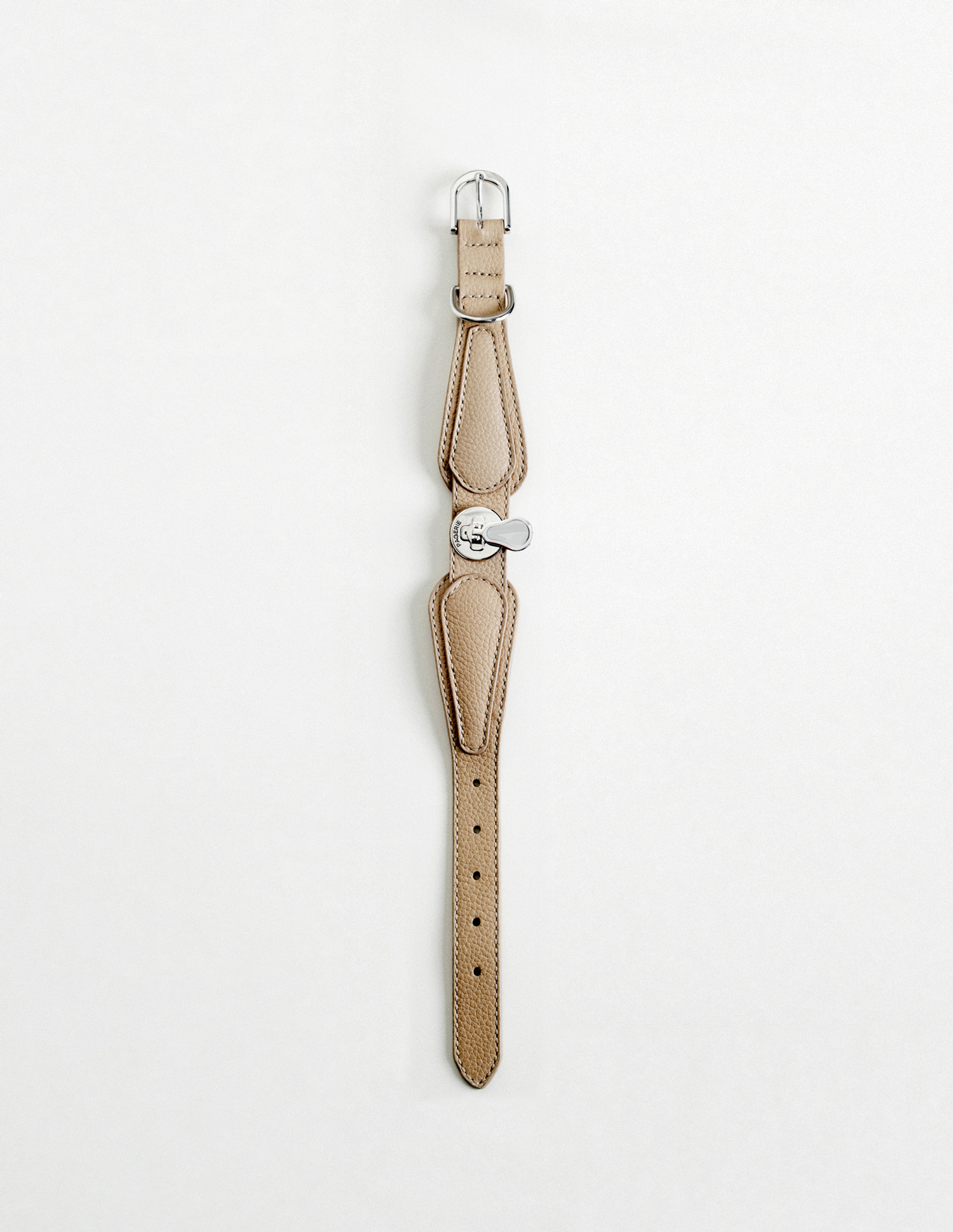 Coleira The Dórro em pele Sand — detalhe do acabamento