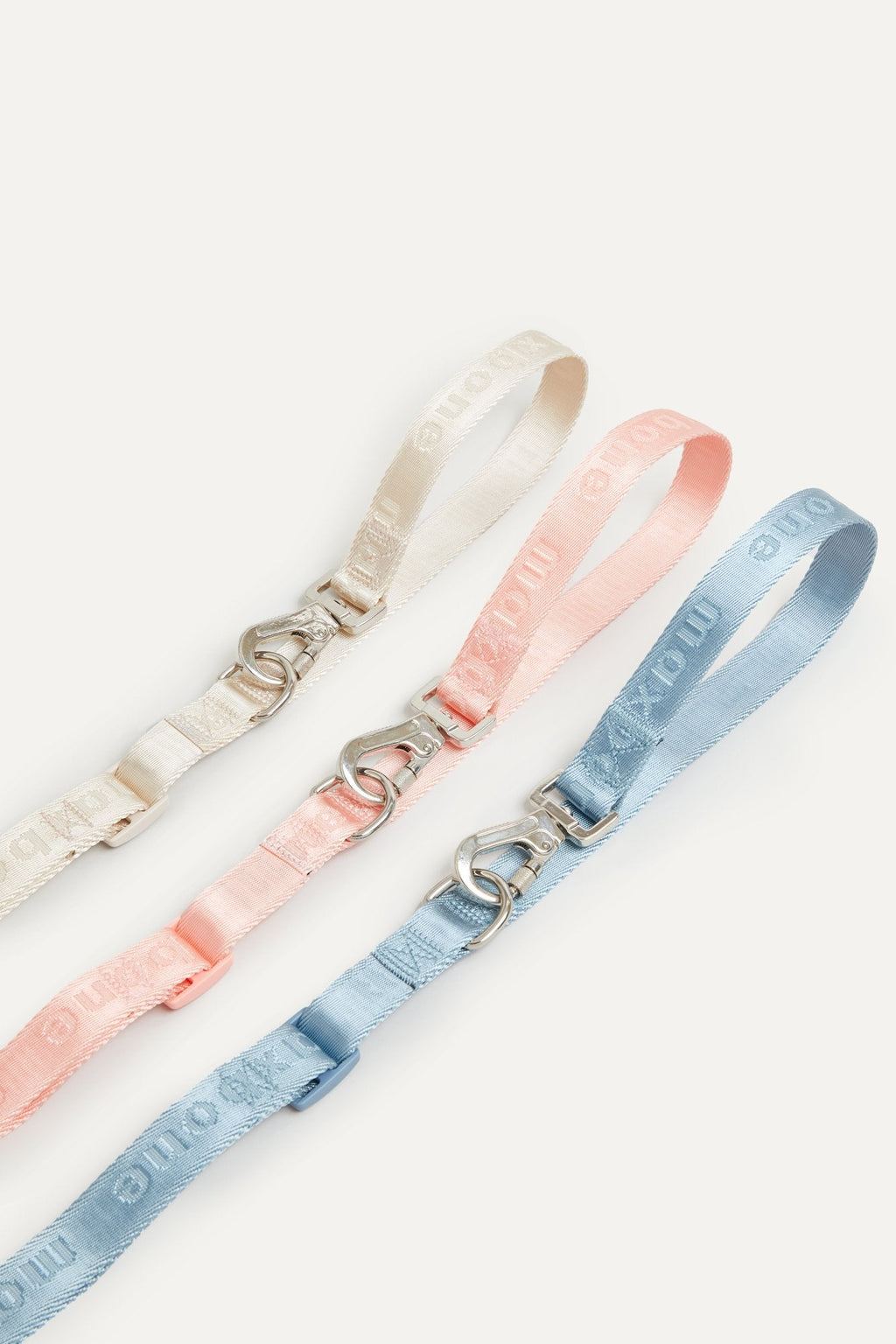 Trela GO! With Ease Hands Free Leash premium da Maxbone em Coral Peach — detalhe das ferragens (54)