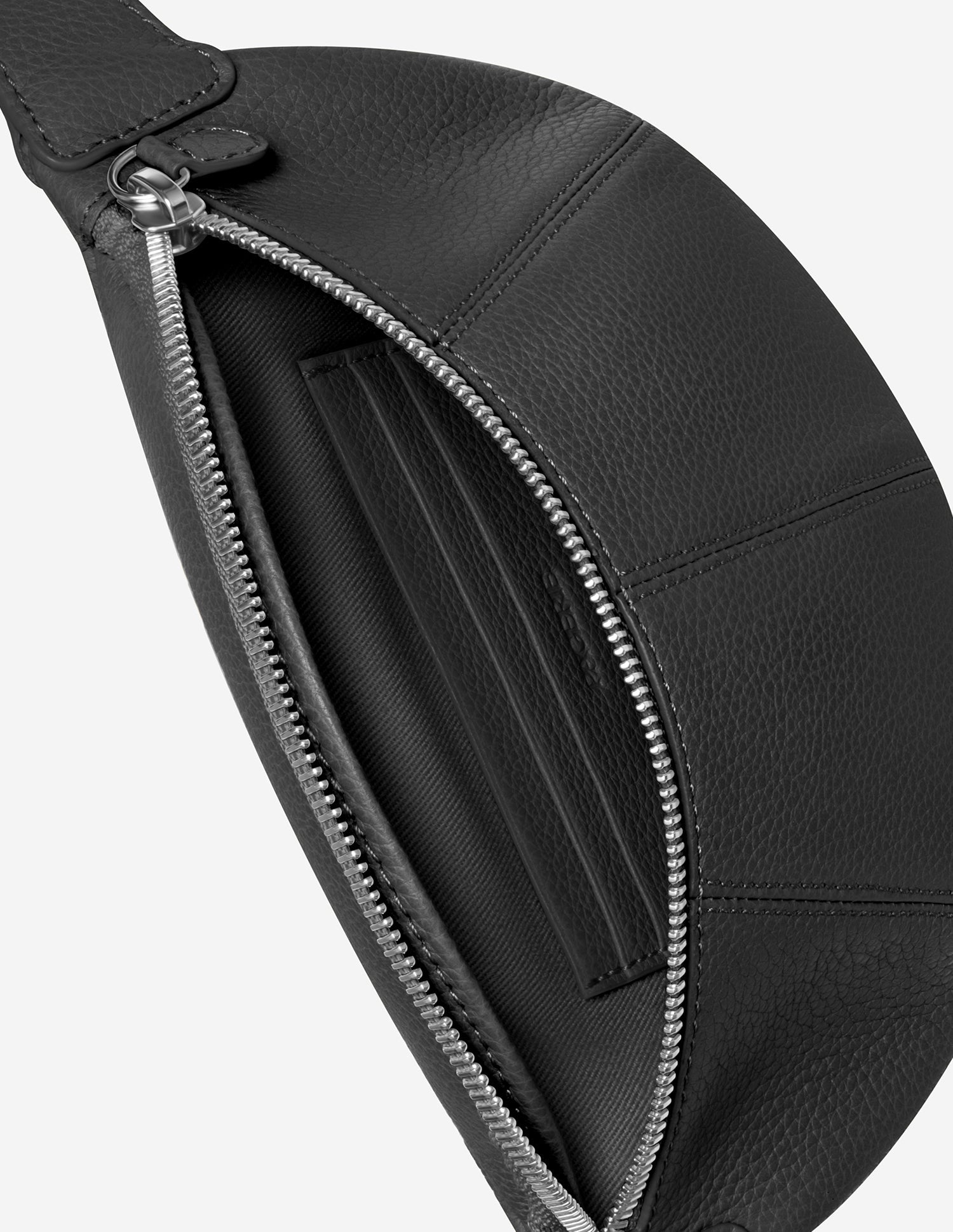 The Hiro — Bolsa de Cintura em Pele da PAGERIE em cor preta Noir — detalhe
