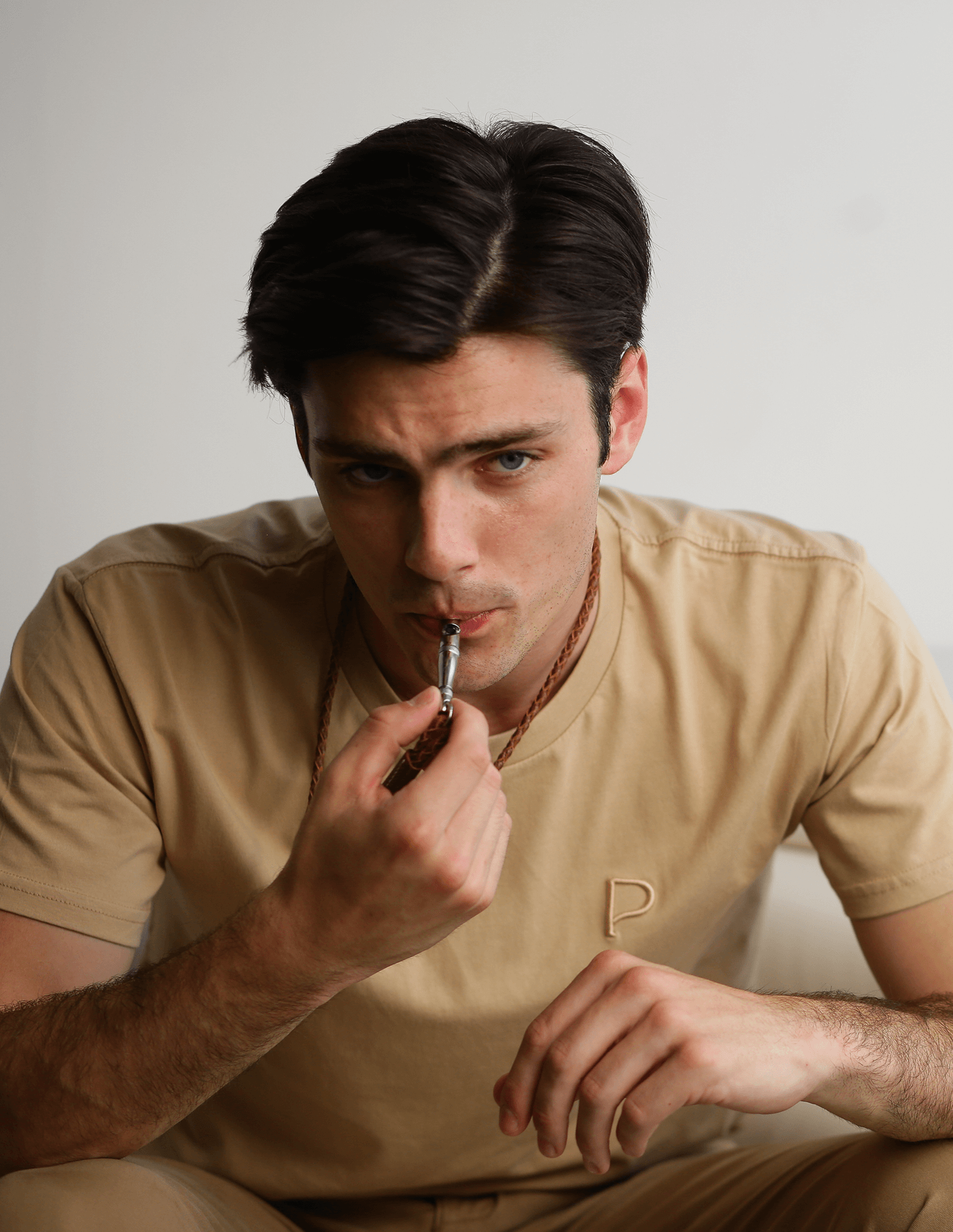 The Margot — Apito de Treino da PAGERIE em cor Taupe — detalhe