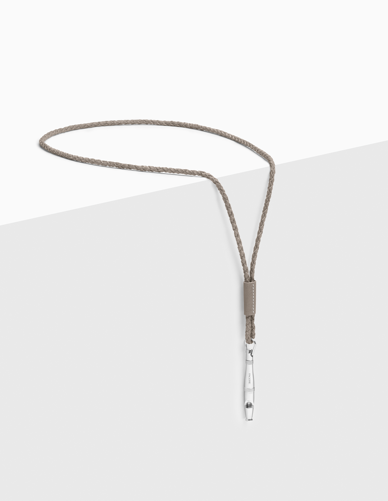 The Margot — Apito de Treino da PAGERIE em cor Taupe — detalhe