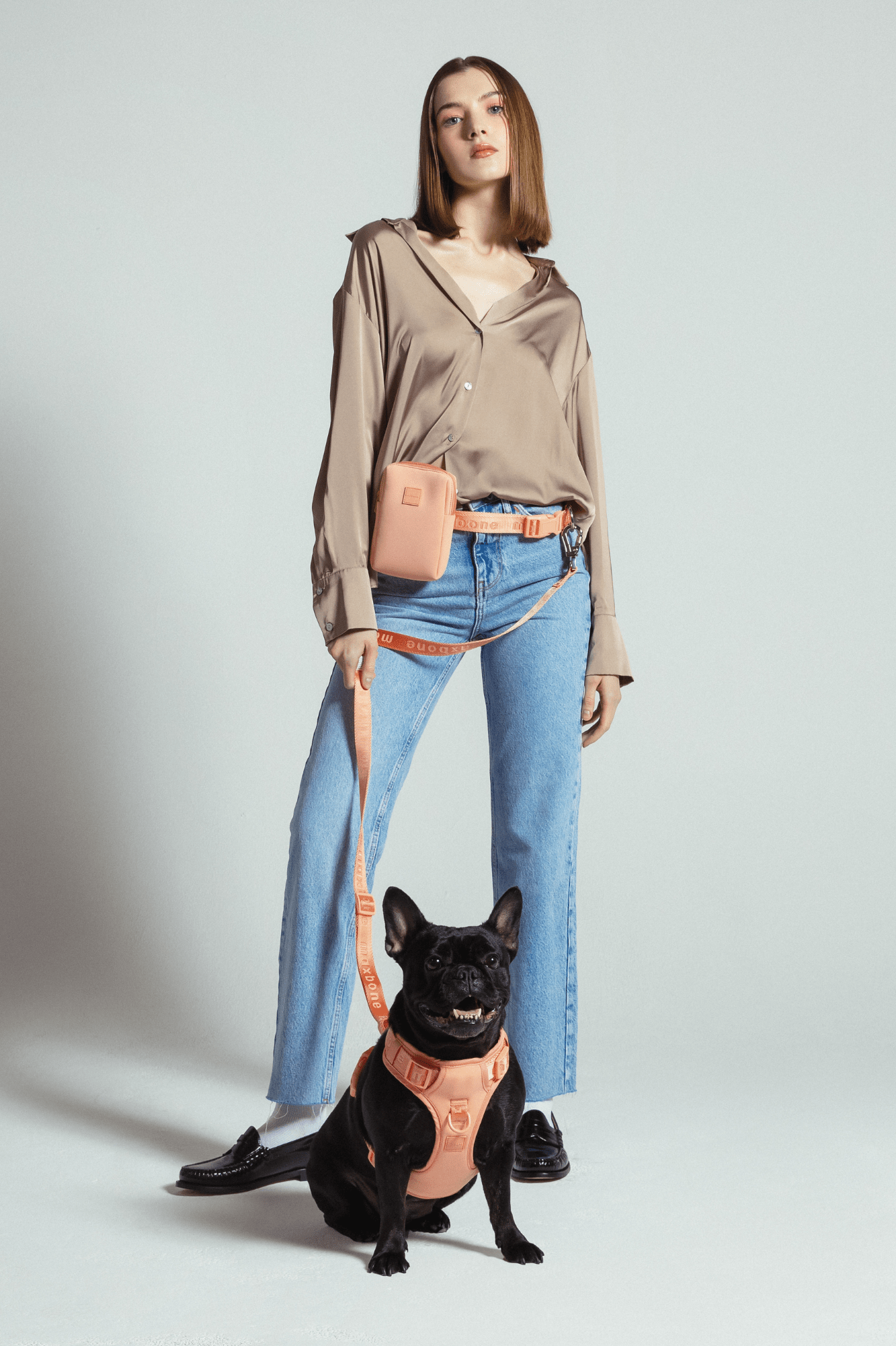 Trela GO! With Ease Hands Free Leash premium da Maxbone em Coral Peach — detalhe do acabamento (51)